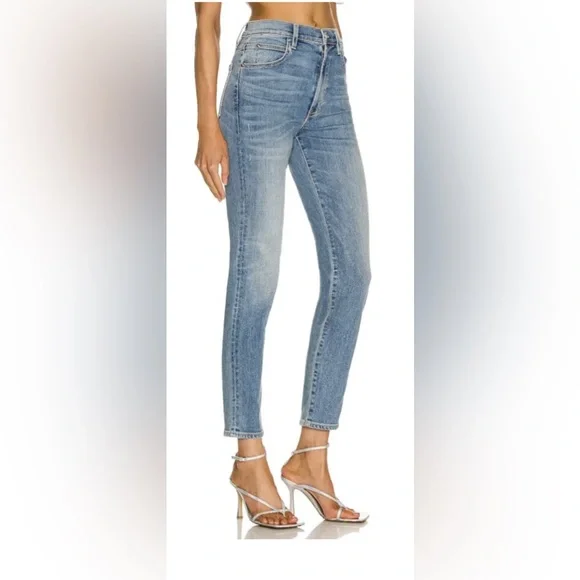 SLVRLAKE Denim Roxy Jeans in Love to Burn Wash High Rise Straight Size 30.